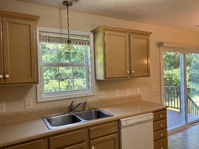 Foto del edificio - 240 Loxley Ln