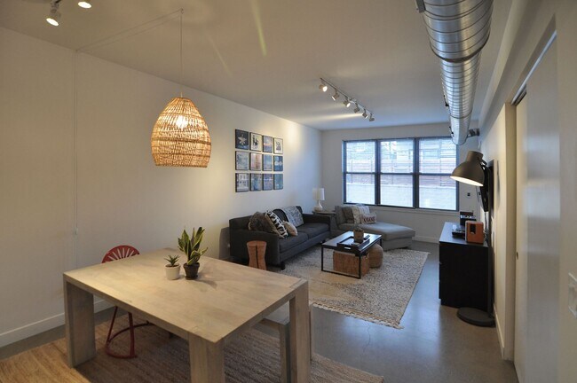 Foto del edificio - East Village- Amazing New 1 Bedroom. Modern Interior. Roof Deck. Free Internet