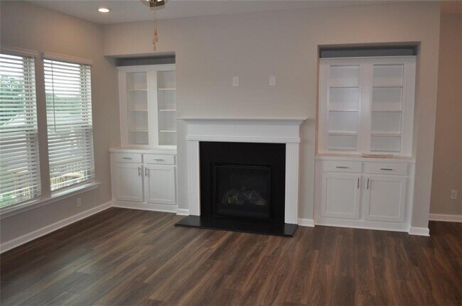 Building Photo - 1345 Endicott Ct