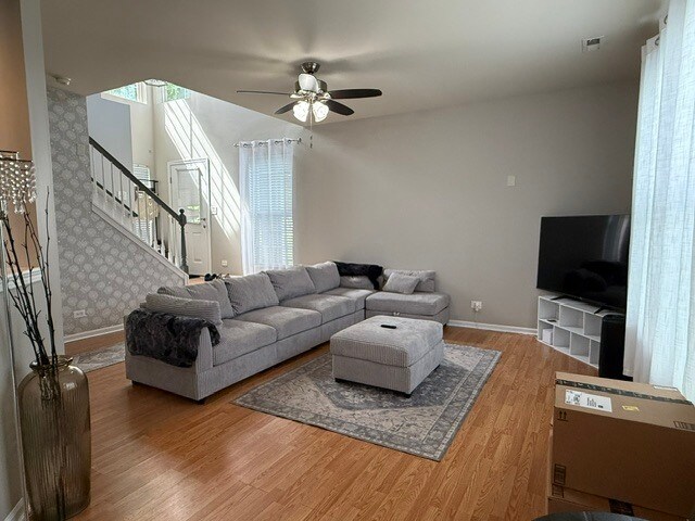 Foto del edificio - 477 Belvedere Ln