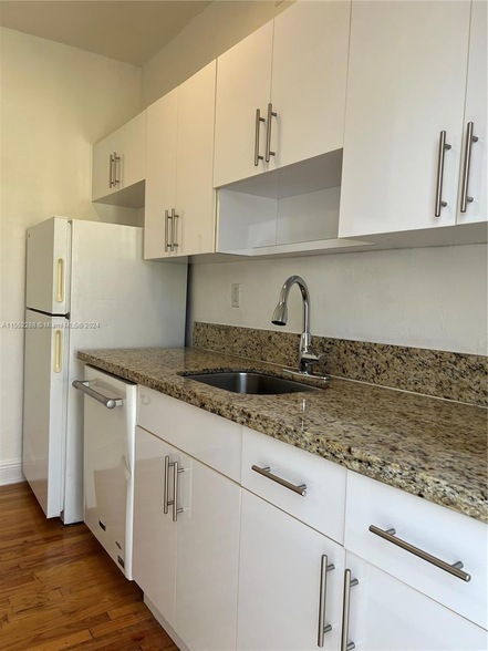 Building Photo - 726 Meridian Avenue Unit 4