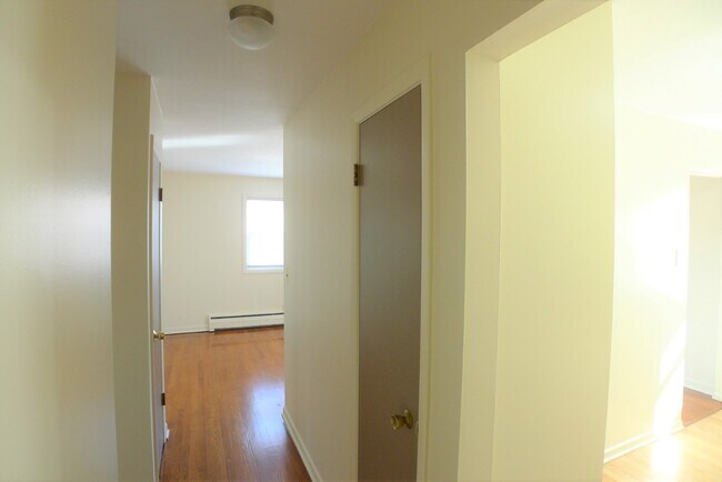 Building Photo - 142 Asbury Ave