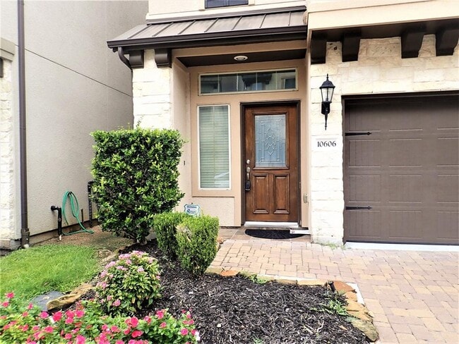 Building Photo - 10606 Shadow Elm Ct