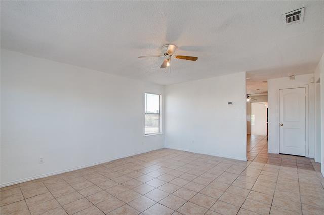 Building Photo - 201 W 4th St