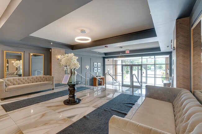 Photo du bâtiment - 8302 Islington Ave.