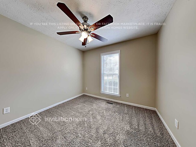 Foto del edificio - 3933 Edgebrook Dr