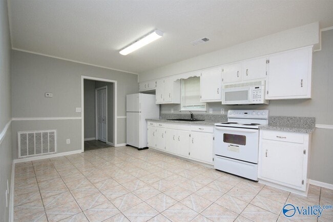 Foto del edificio - 3414 Deerfield Rd NW