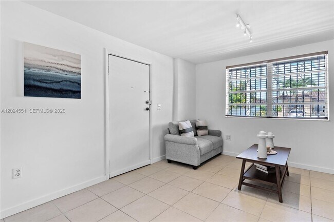 Foto del edificio - 1841 SW 29th Ave