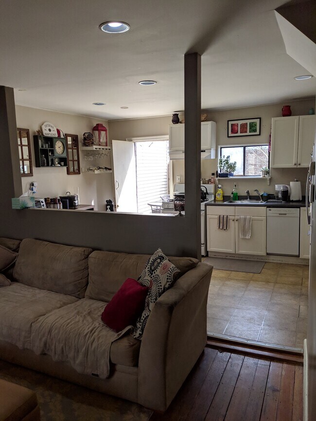 Foto del edificio - 569 E 3rd St