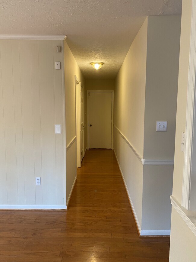 Building Photo - 3626 Bainbridge Ct