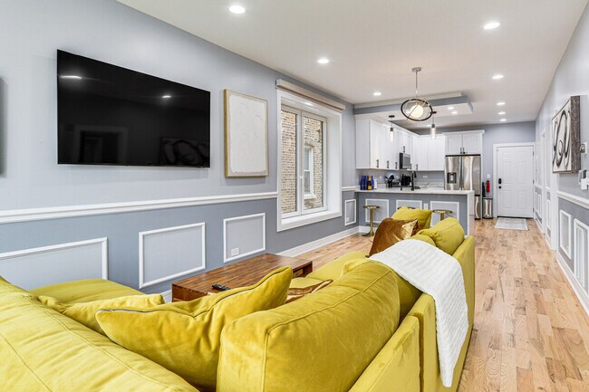 Foto del edificio - 1034 N Drake Ave