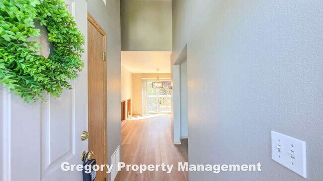 Building Photo - 7 60th Pl SE