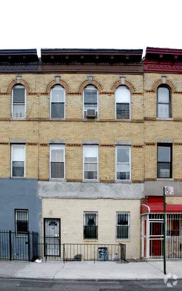 Primary Photo - 530 Ralph Ave
