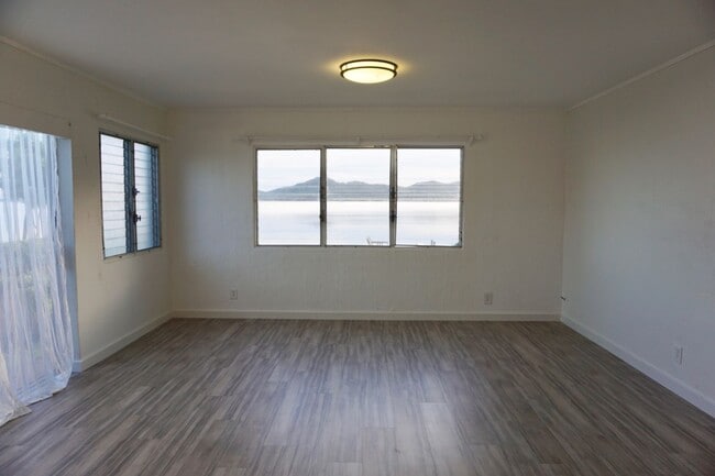 Photo - Kaneohe - Waterfront 3 bedroom, 1 bathroom... House