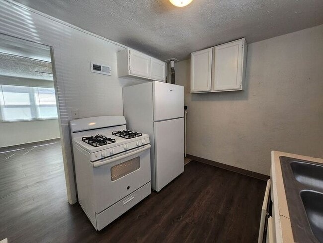 Building Photo - Charming 2-Bedroom Home in Mesa Junction –...