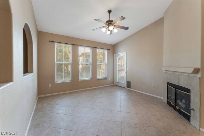 Foto del edificio - 10001 Peace Way