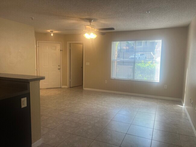 Foto del edificio - 629 Dory Ln