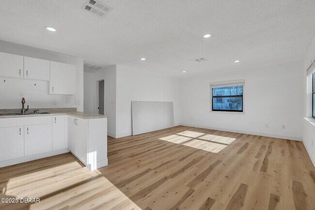 Foto del edificio - 4873 Orange Blvd