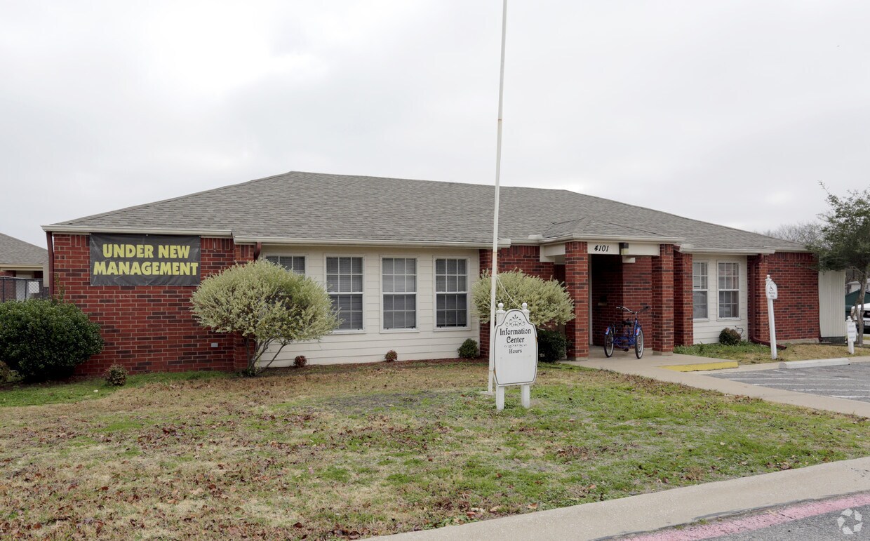 Sayle Village Apartments Apartments in Greenville, TX
