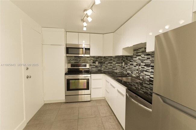 Foto del edificio - 500 Bayview Dr