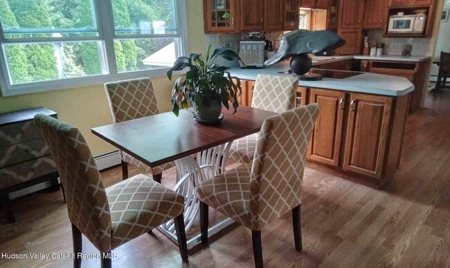 Building Photo - 60 Grant St