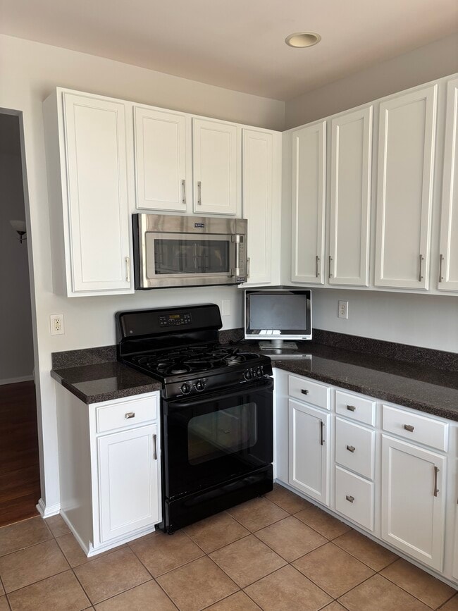 Building Photo - 173 Westbrook Dr