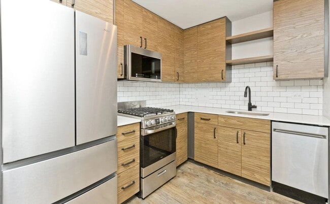 Building Photo - 512 W Wrightwood Ave