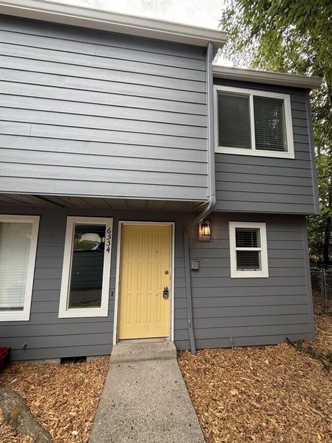 Building Photo - 6554 SW 192nd Ave