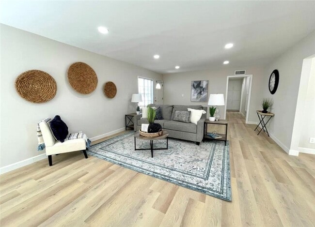 Foto del edificio - 2256 Rutgers Dr