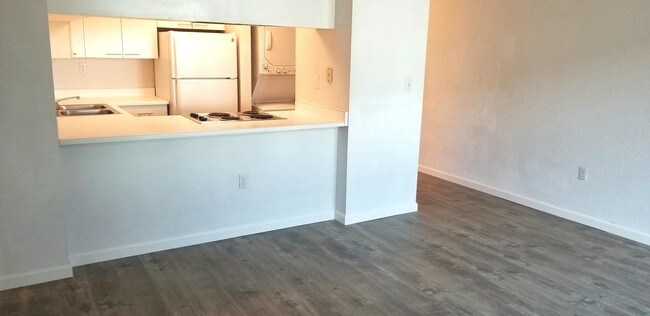 Building Photo - 2 bedroom in San Francisco CA 94105