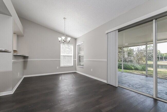 Building Photo - 6003 Crickethollow Dr