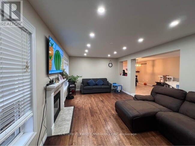 Building Photo - 2317 Yellowbirch Way