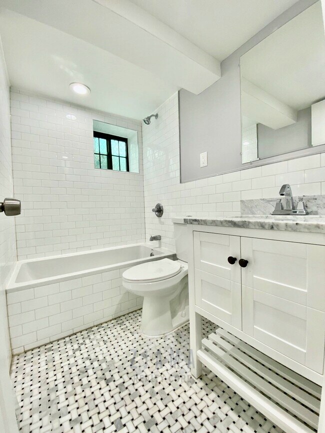 238 Hinsdale St Unit B3, Brooklyn, NY 11207 Condo for Rent in