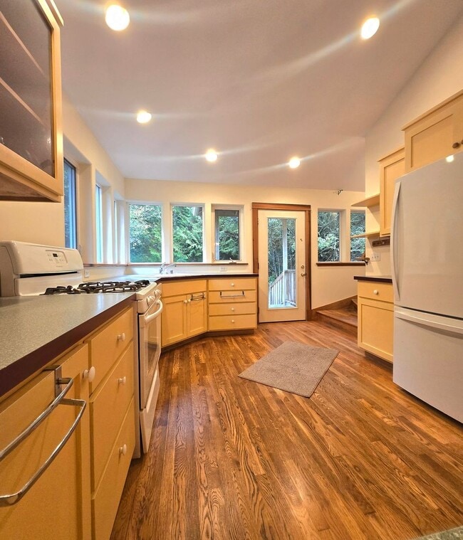Foto del edificio - 2 Bedroom, 2 Bathroom Home For Rent in the...