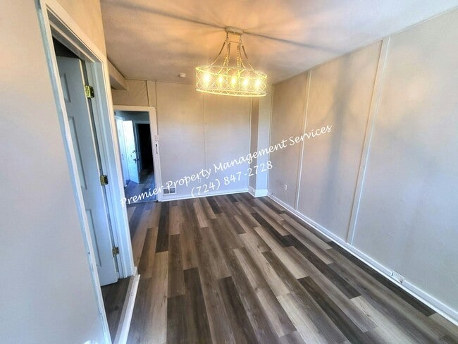 Building Photo - 345 Iroquois Pl