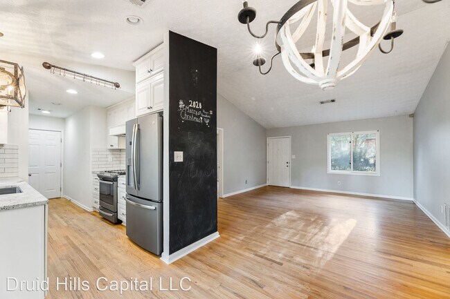 Foto del edificio - 3 br, 2 bath House - 2817 Fantasy Ln