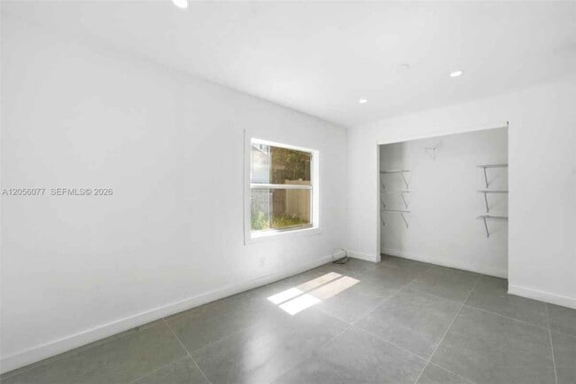 Building Photo - 2415 Garfield St