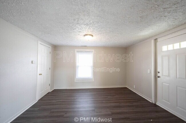 Foto del edificio - 2142 W US Hwy 40