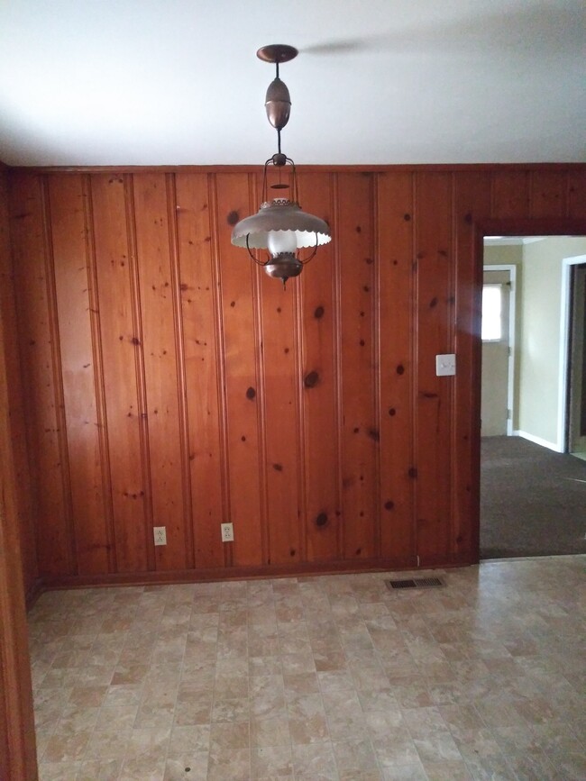 dining area - 2205 Pembroke Dr