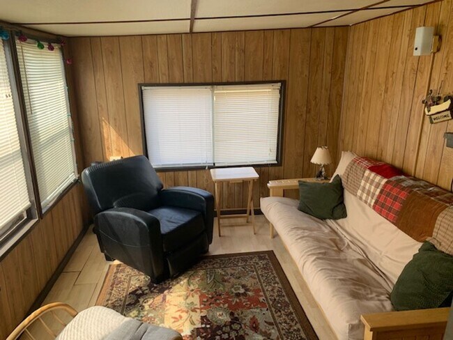 Foto del edificio - 3 Bedroom Lake Front Home