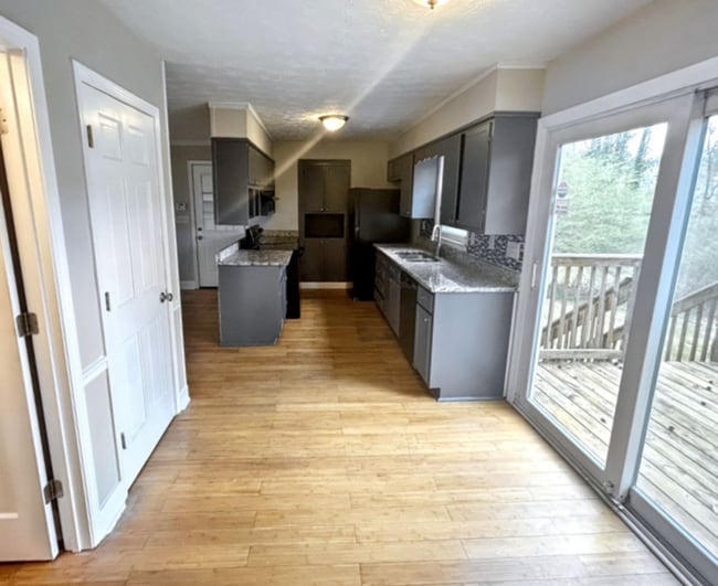 Foto del edificio - 3198 Village Glen Dr SW
