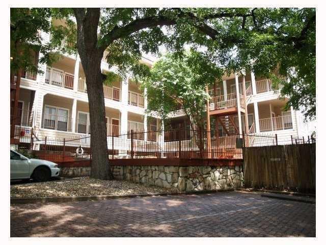 Foto del edificio - 2901 San Jacinto Blvd