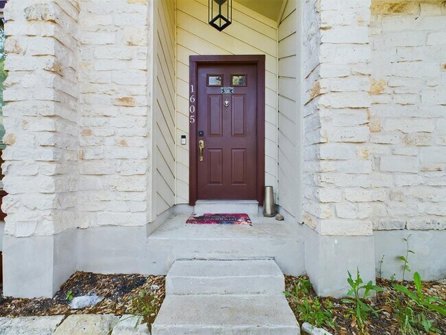 Building Photo - 1605 Kimmerling Ln