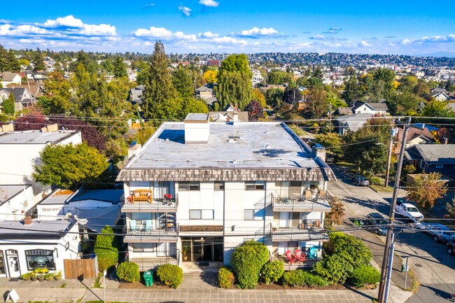 Foto del edificio - 6400 32nd Ave NW