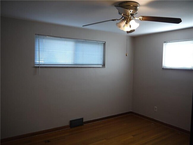Building Photo - 610 Thorn St