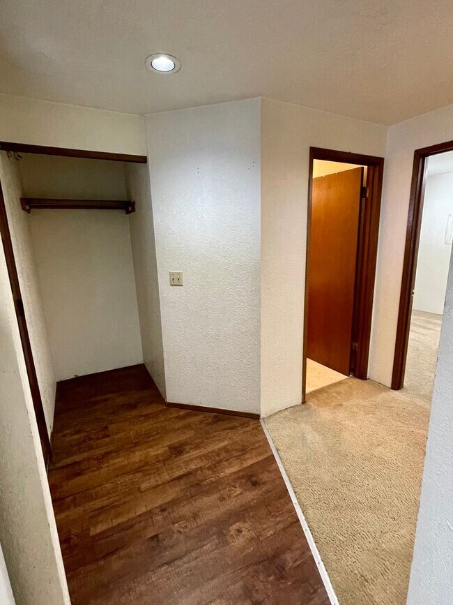 Foto del edificio - 3 Bedroom Property Close To WWU and Happy ...