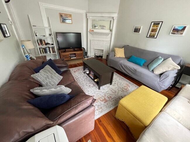 Foto del edificio - 23 Forest Hills St
