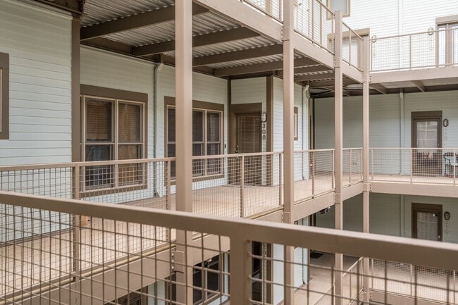 Building Photo - **WALKABLE MIDTOWN CONDO WITH BALCONY AND ...