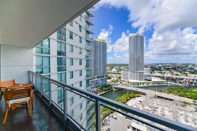 Foto del edificio - 92 SW 3rd St