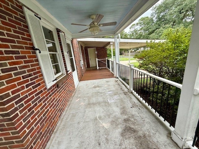 Foto del edificio - 1523 E Pinetree Blvd